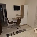Rozsa Apartmanhaz Aparthotel