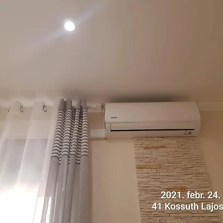 Rozsa Apartmanhaz *