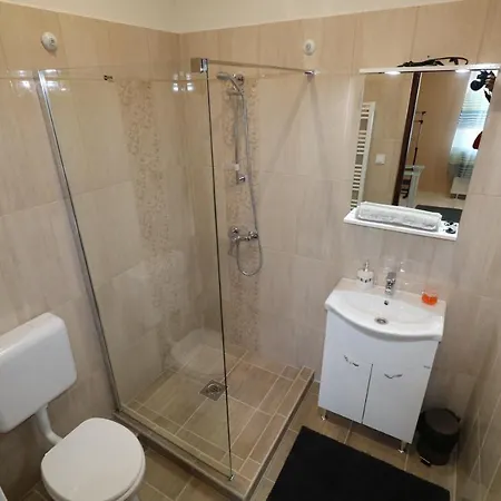 شقة فندقية Rozsa Apartmanhaz