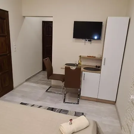 Rozsa Apartmanhaz سيغيد