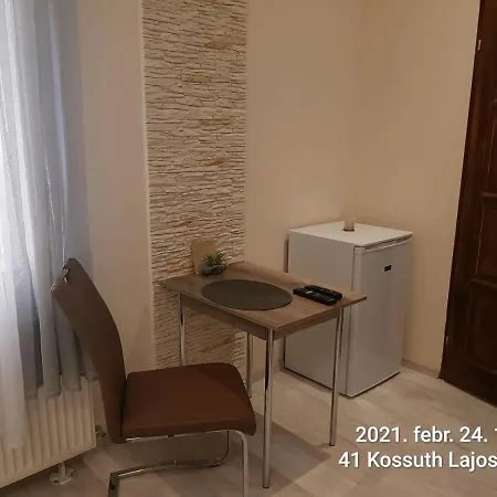 Rozsa Apartmanhaz Lejlighedshotel 3*
