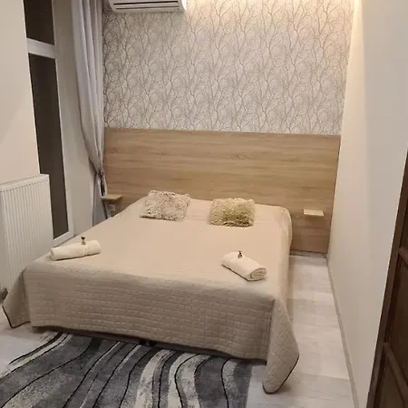 Rozsa Apartmanhaz 3*