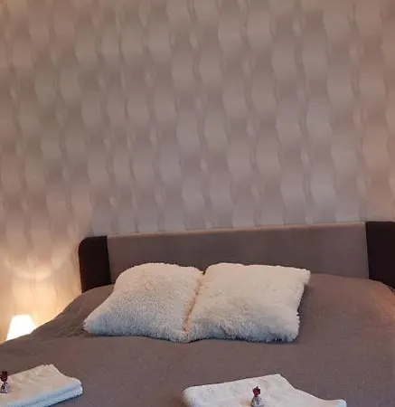 Lejlighedshotel Rozsa Apartmanhaz 3*