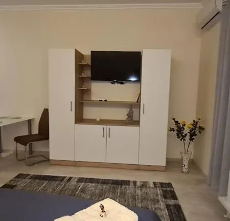 Rozsa Apartmanhaz 3*