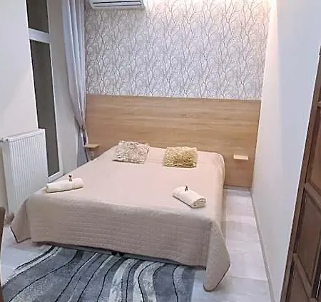 Rozsa Apartmanhaz Segedyn