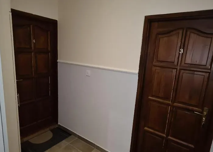 Lägenhetshotell Rozsa Apartmanhaz Szeged