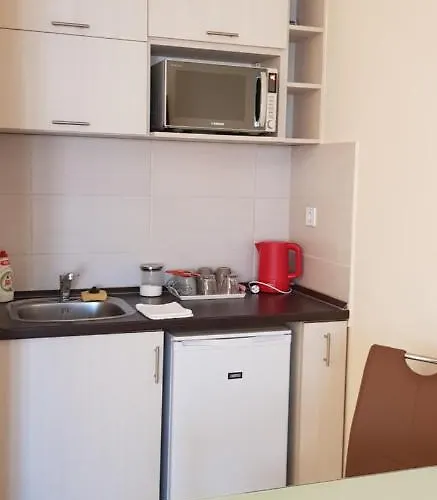 Apart Otel Rozsa Apartmanhaz 3*