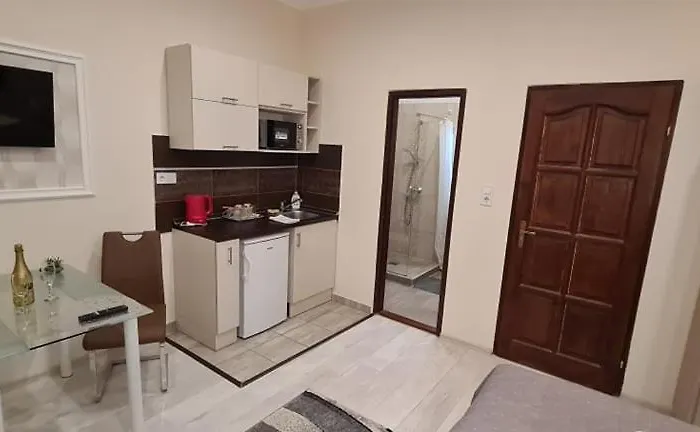 Lägenhetshotell Rozsa Apartmanhaz 3*