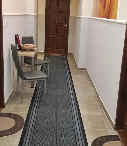 Lägenhetshotell Rozsa Apartmanhaz Szeged